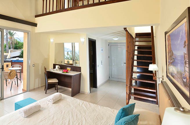 Sea Side a Lifestyle  Resort , Крит