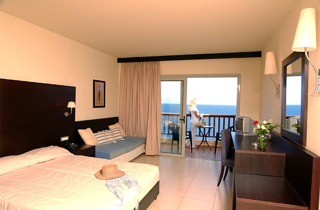 Sea Side a Lifestyle  Resort , Крит