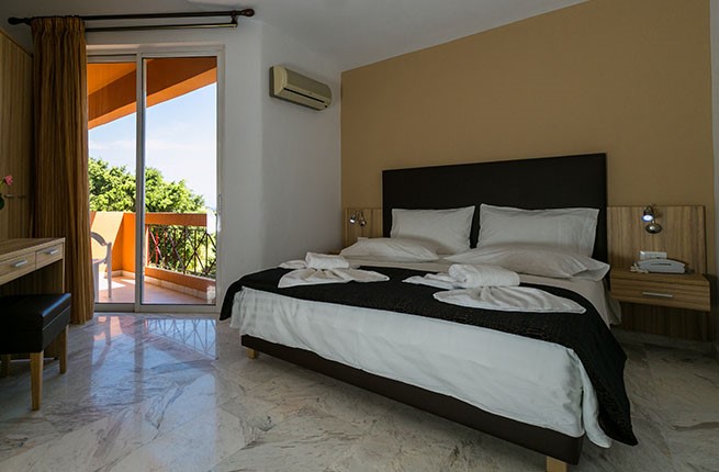 Elotia Hotel , Крит