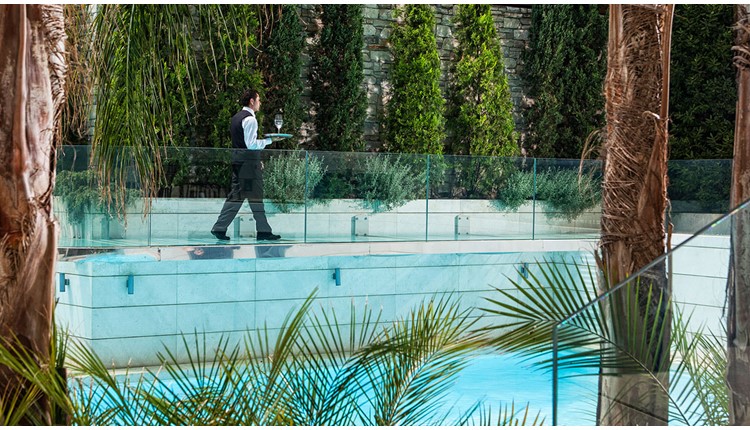 Galaxy Hotel, Крит