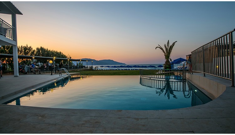 Happy Days - NR, Крит