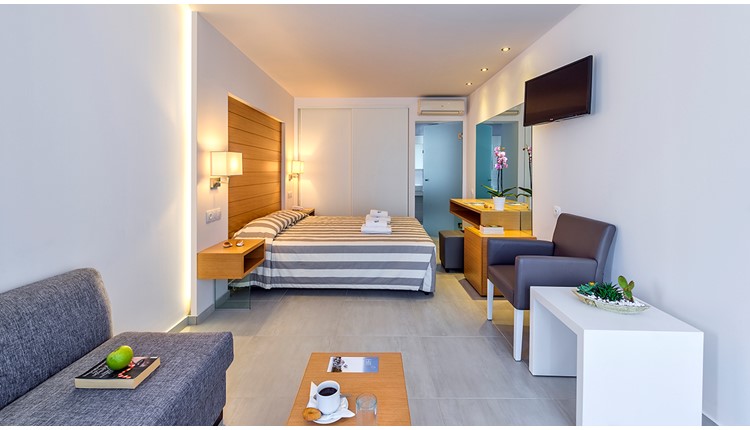 Happy Days - NR, Крит