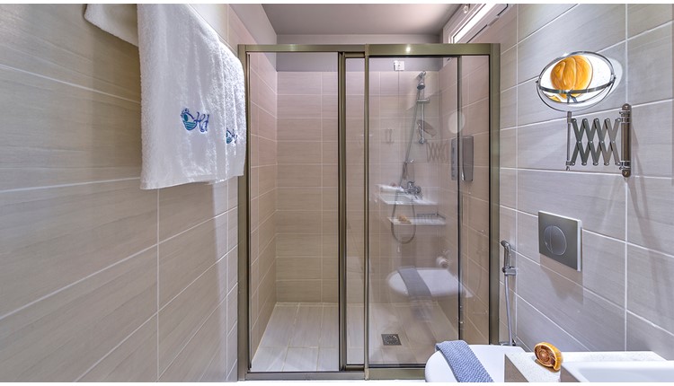 Happy Days - NR, Крит