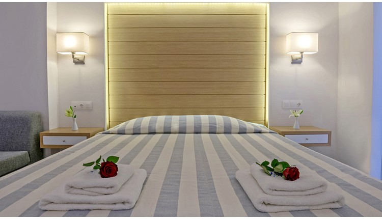 Happy Days - NR, Крит