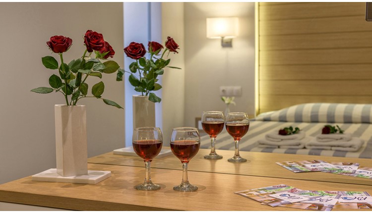 Happy Days - NR, Крит