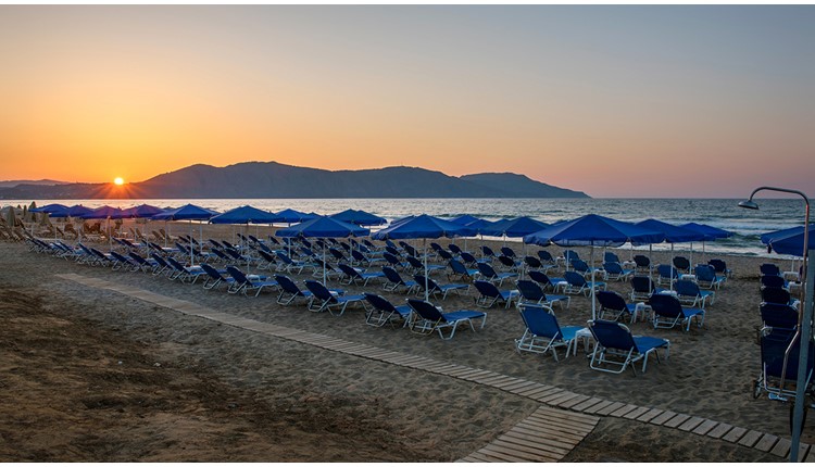 Happy Days - NR, Крит