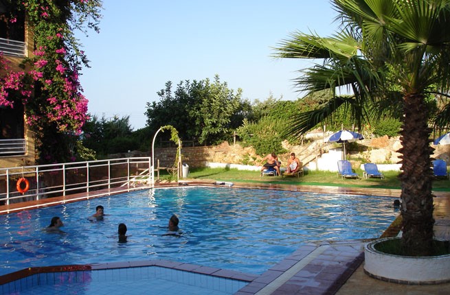 Iliostasi Beach Apartments - NR, Крит