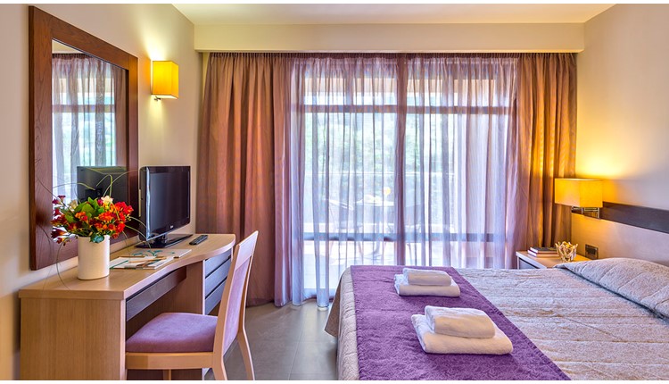 Porto Platanias Beach Resort and Spa, Крит