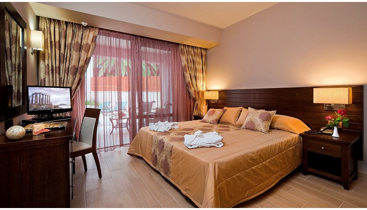 Porto Platanias Beach Resort and Spa, Крит