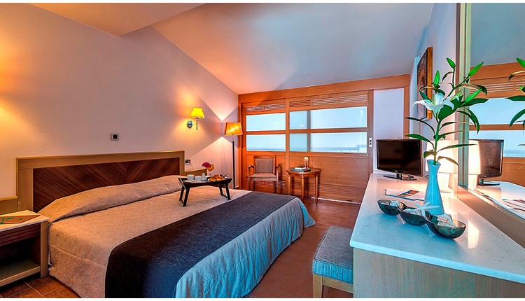 Porto Platanias Beach Resort and Spa, Крит