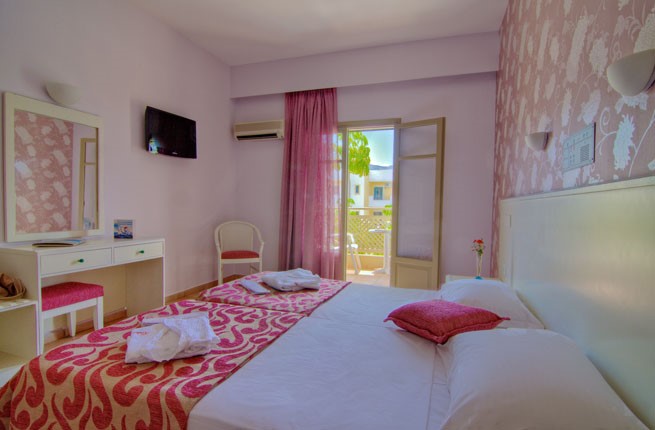 Solimar Ruby & Ruby Royal, Крит