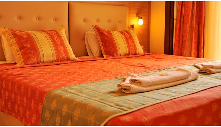 Thalia Deco, Крит