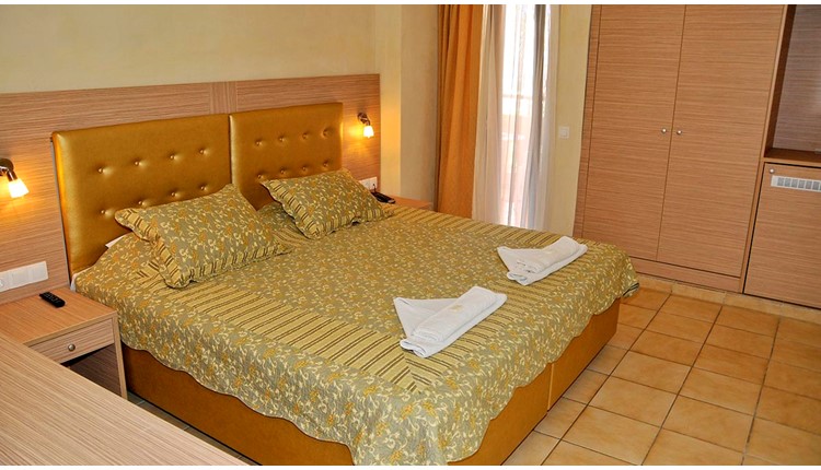 Thalia Deco, Крит