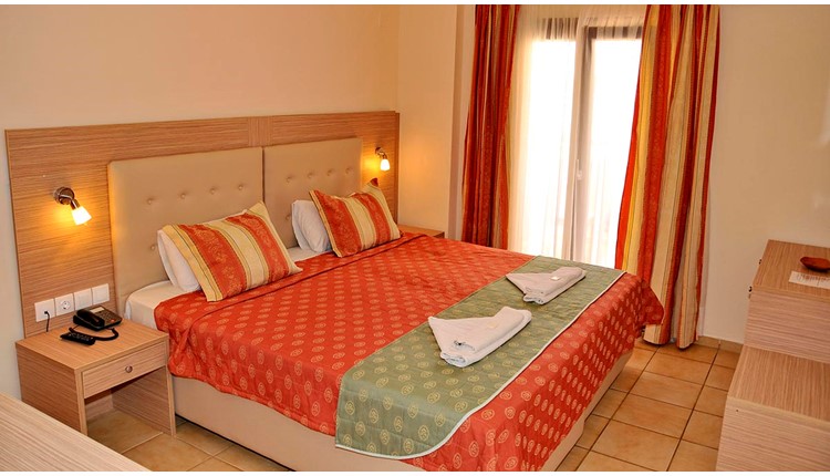 Thalia Deco, Крит