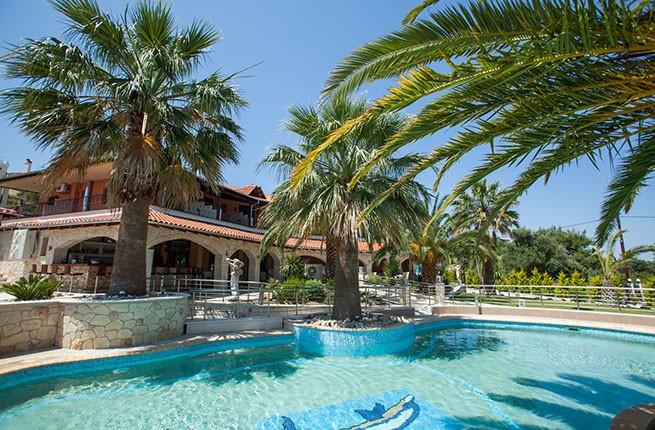 Anna Maria Paradise , Халкидики