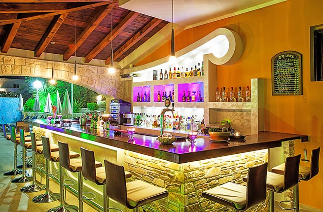 Anna Maria Paradise , Халкидики