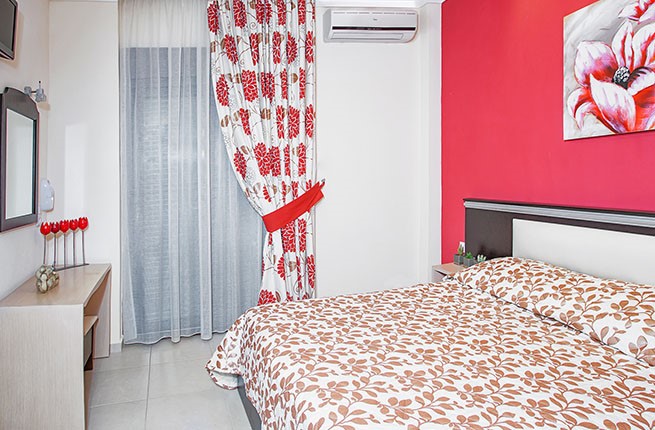 Anna Maria Paradise , Халкидики