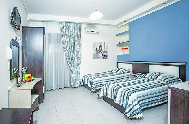 Anna Maria Paradise , Халкидики