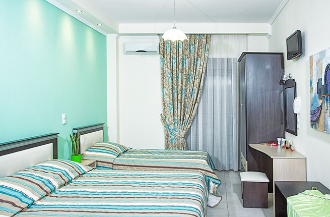 Anna Maria Paradise , Халкидики