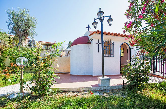 Anna Maria Paradise , Халкидики