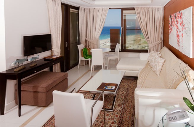 Bellevue On The Beach Suites, Родос