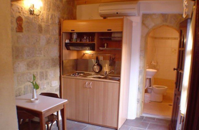 Camelot Hotel - NR, Родос