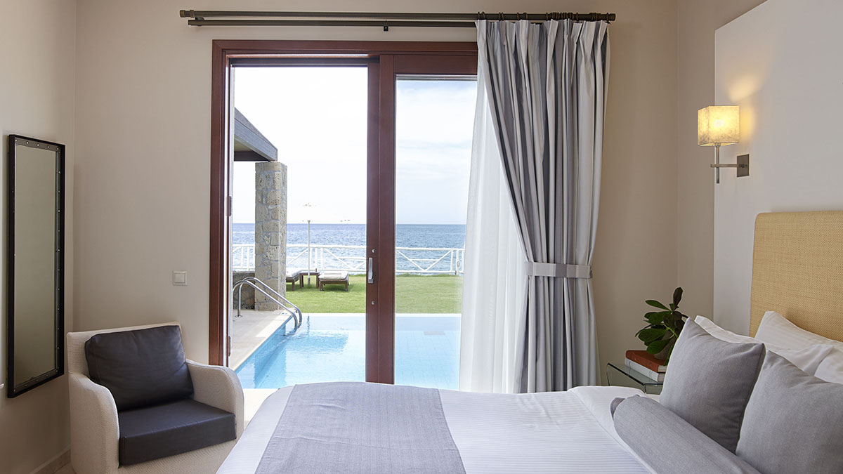 Suite Sea Front with Private Pool