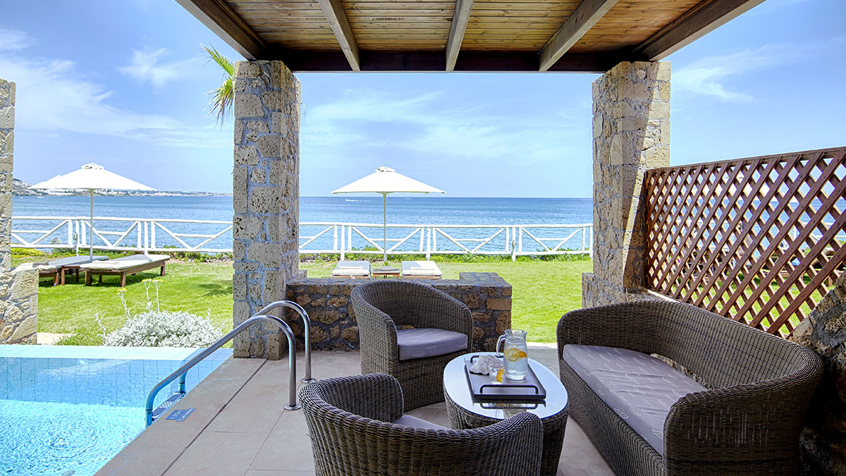 Junior Suite Sea Front Private Pool