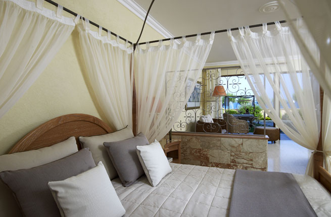 Junior Suite Swim Up