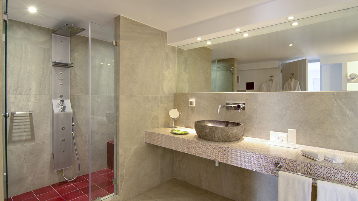 Pure Suite With Private Hot Tub & Caldera View