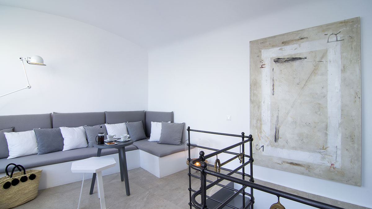 Infinity Suite with Private Heated Pool & Caldera View