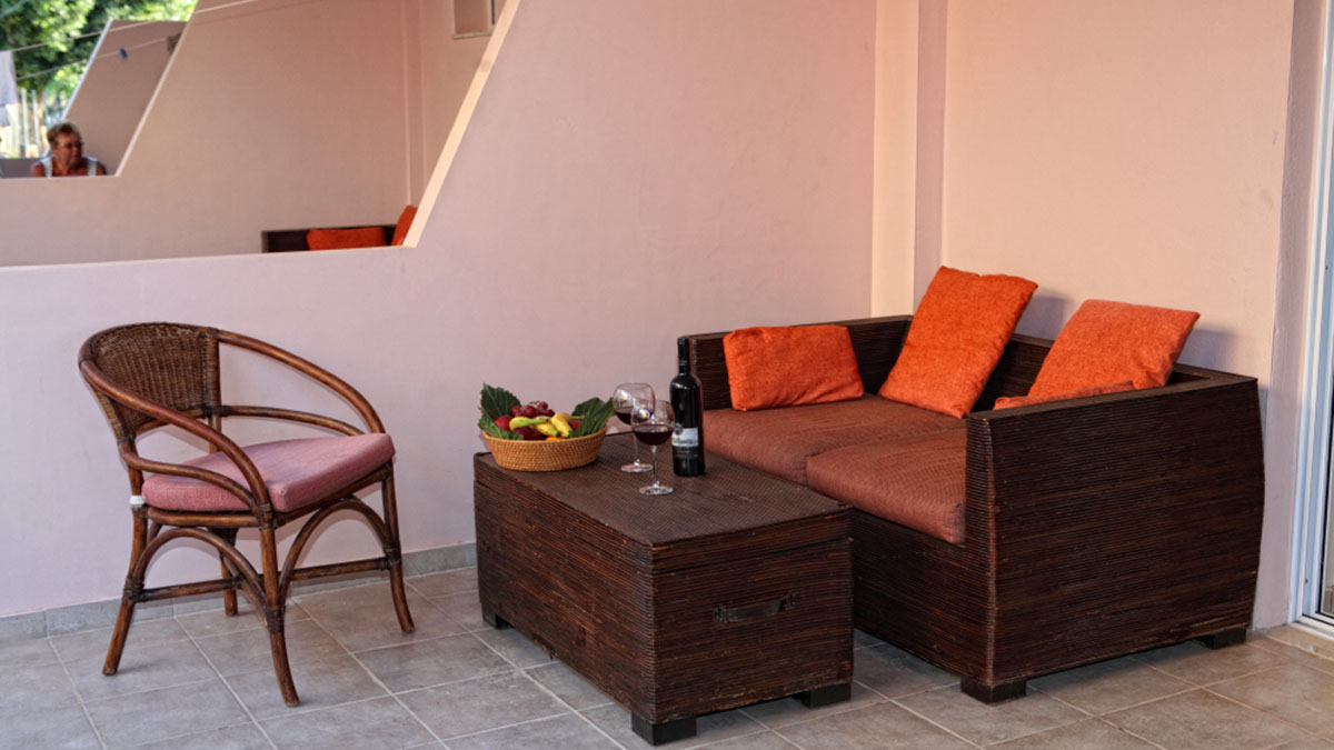 Family Open Plan Side Sea View