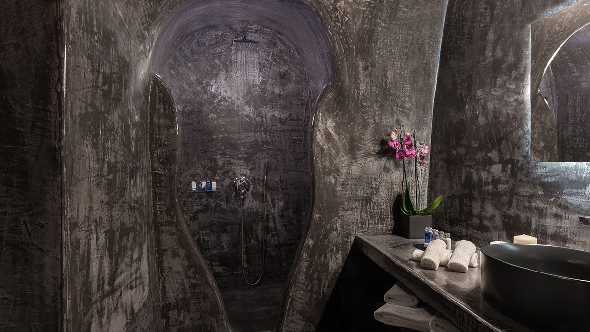 Honeymoon Suite with Outdoor Jacuzzi