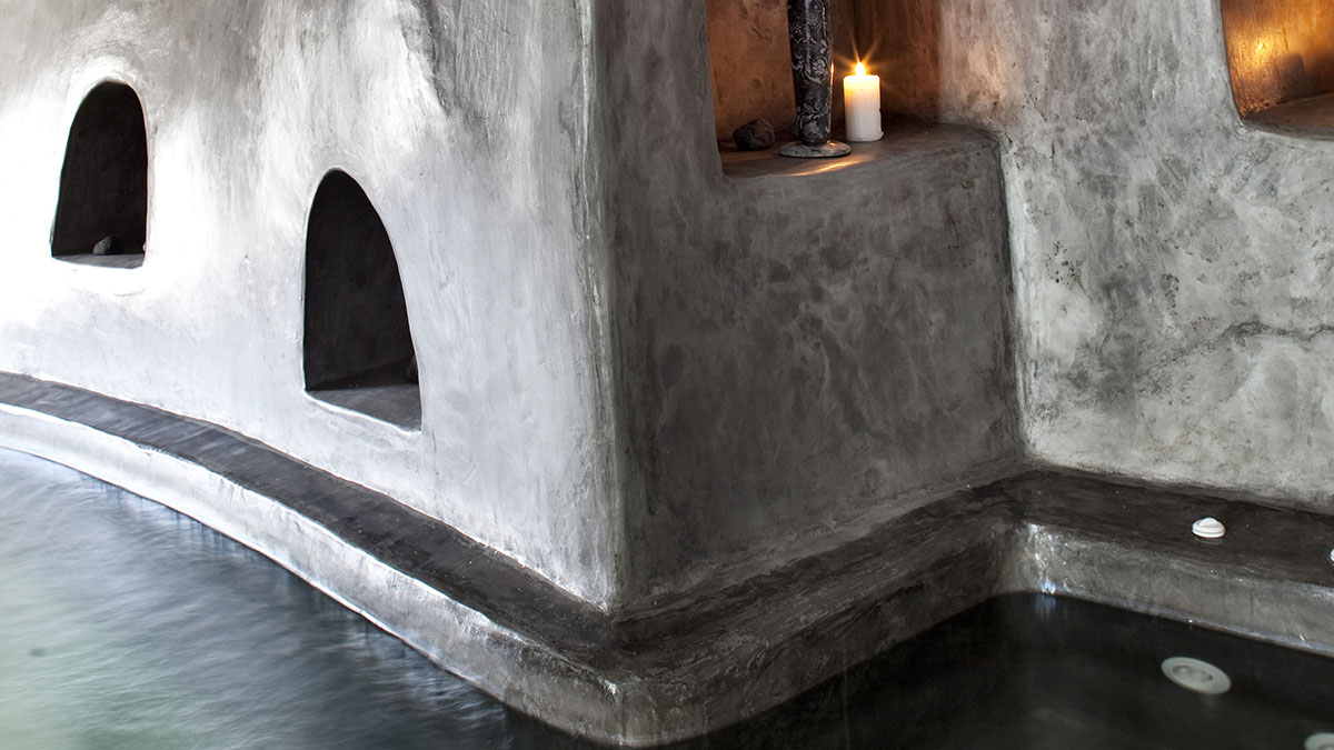 Deluxe Suite with Indoor Jacuzzi 