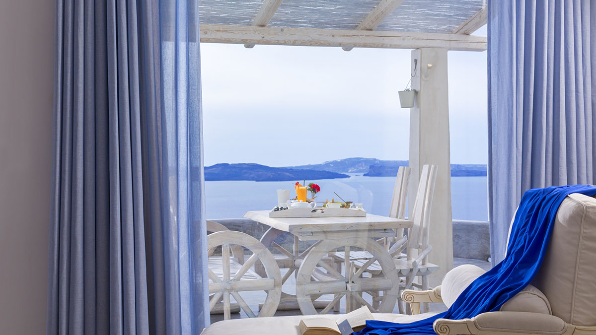 White House With Infinity Pool 