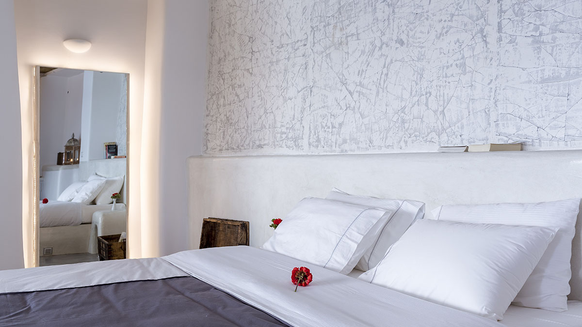 White House With Infinity Pool 