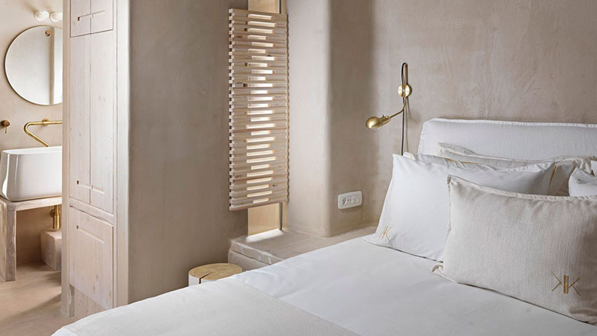 Deluxe Room external Jacuzzi