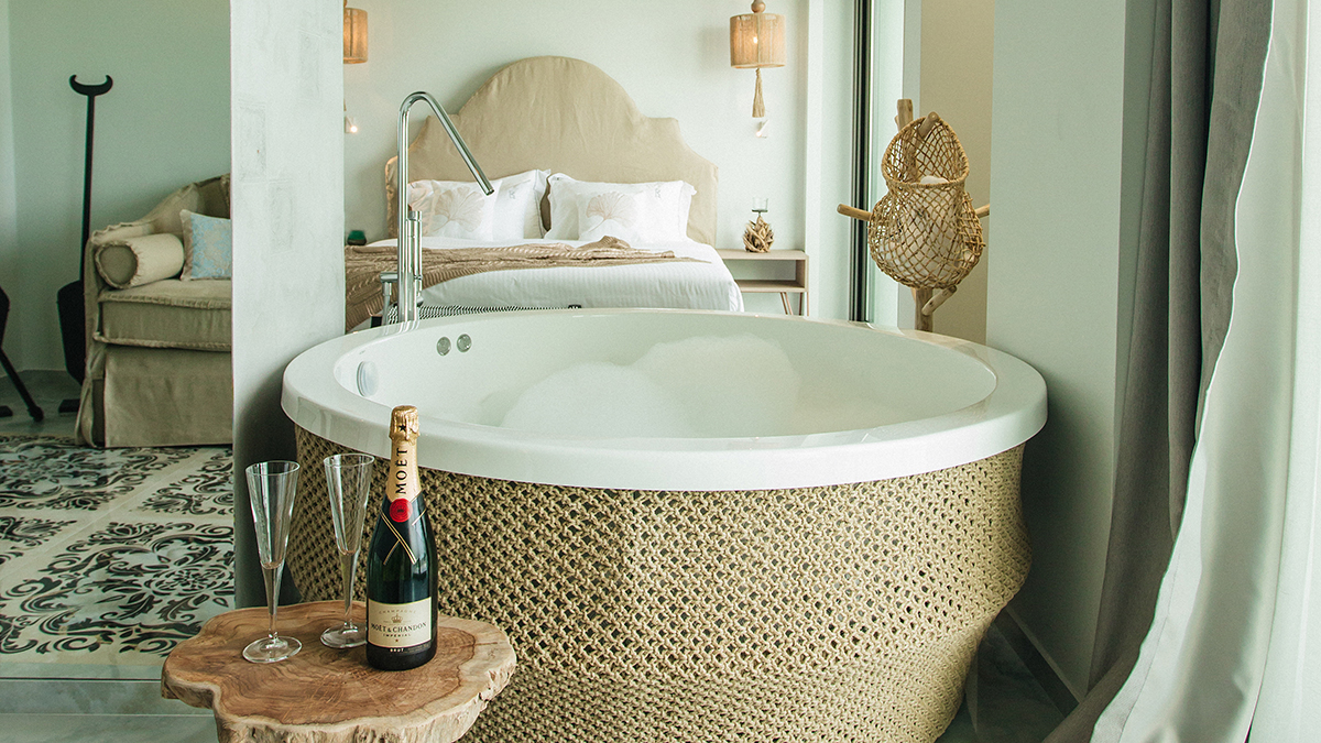 Deluxe Suite Sea View with Indoor Jacuzzi