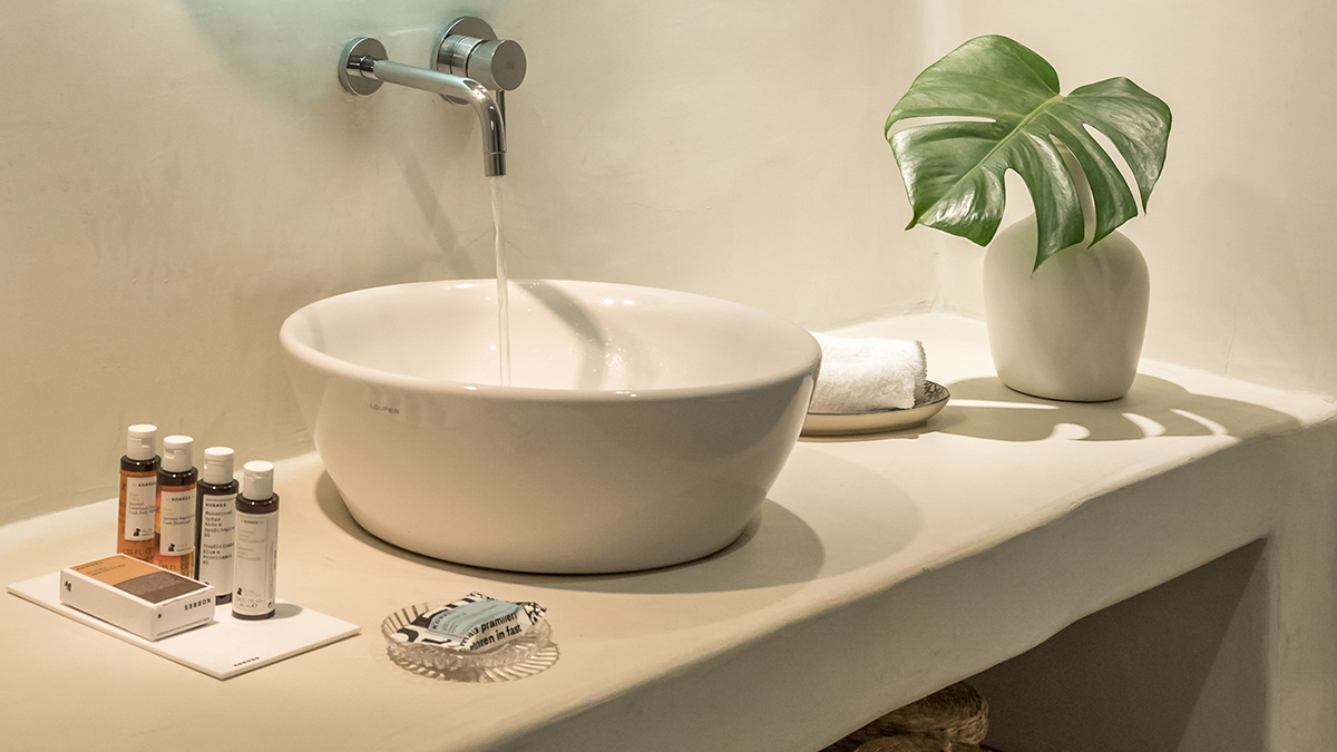 Executive Suite with Cave Jacuzzi