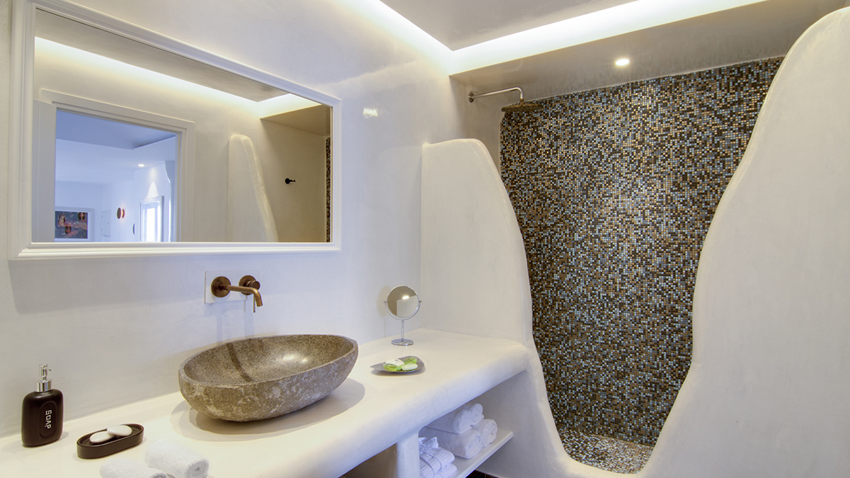 Legend Suite with Outdoor Hot Tub Caldera View 