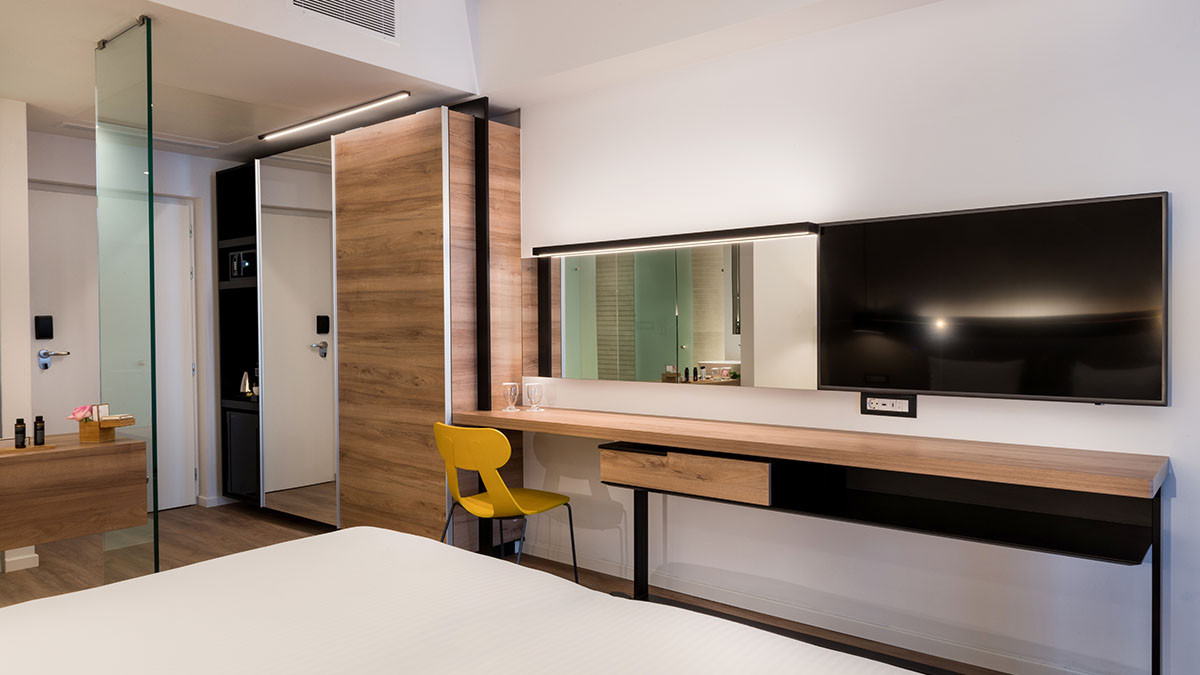 Junior Suite Sharing Pool 