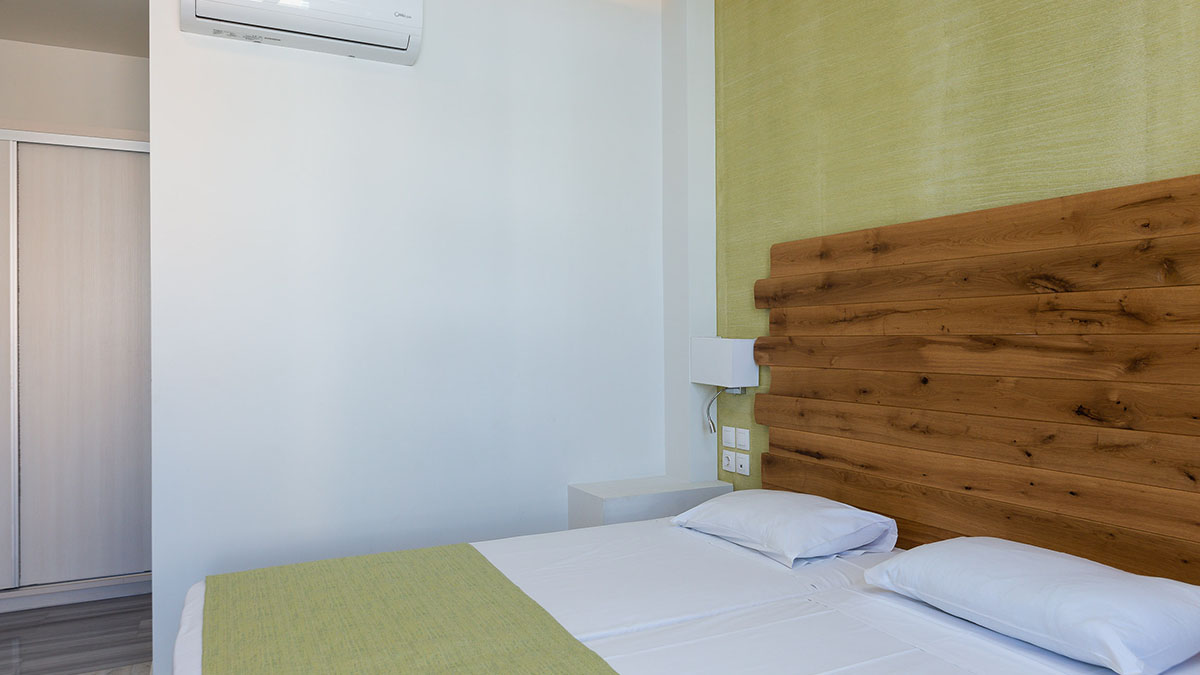 Junior Suite Side Sea View on top floor