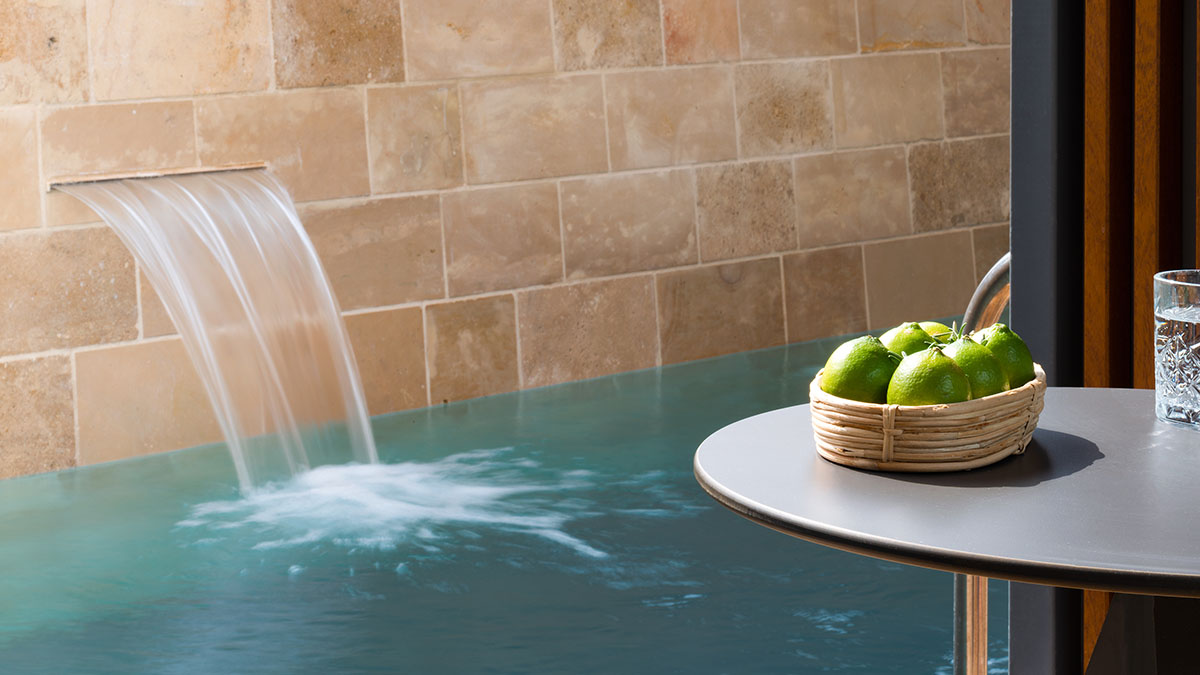 Standard Suite Swim-Up Ground Floor