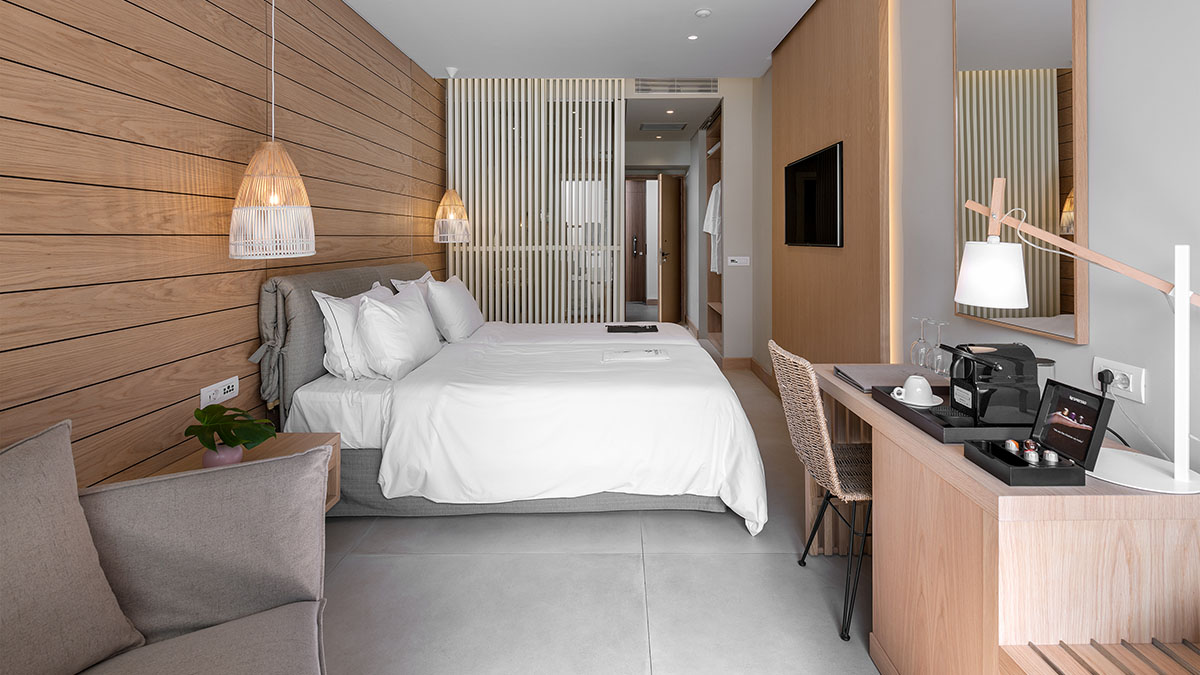 Standard Suite Swim-Up Ground Floor