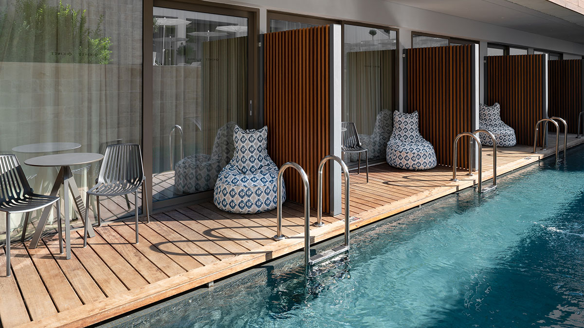 Standard Suite Swim-Up Ground Floor