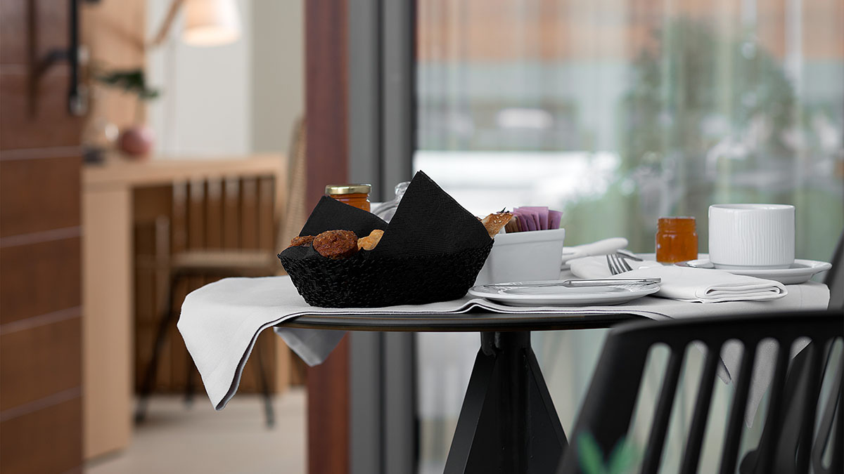 Deluxe One Bedroom Suite- Maisonette