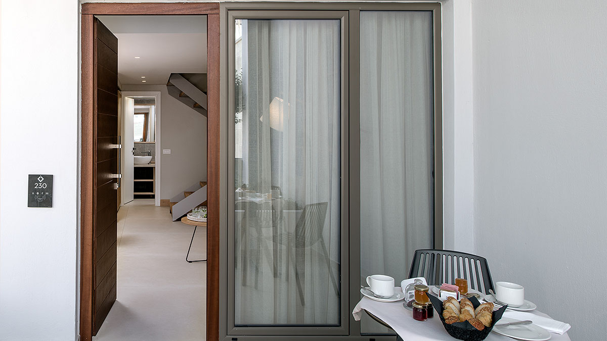 Deluxe One Bedroom Suite- Maisonette